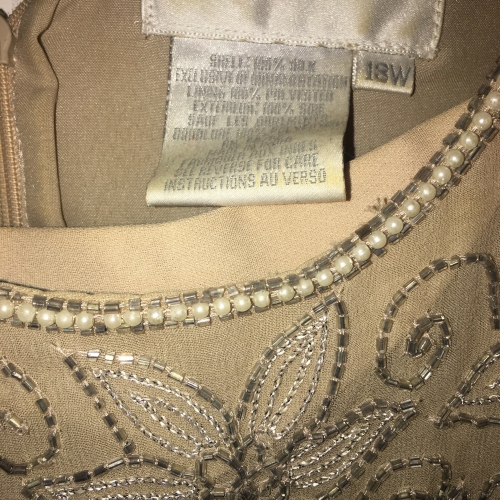 Dress - Picture 3 of 3